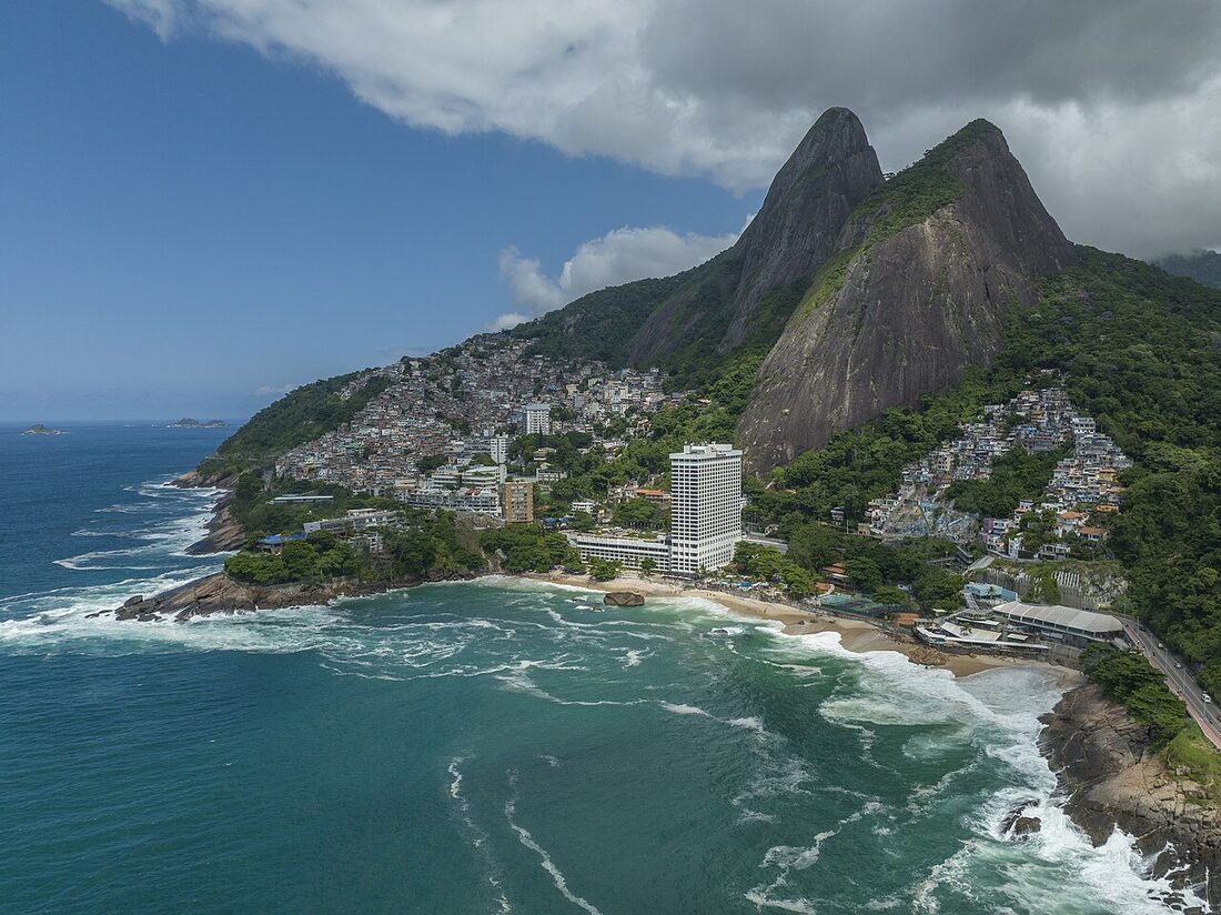 Praia de Dois Rios
